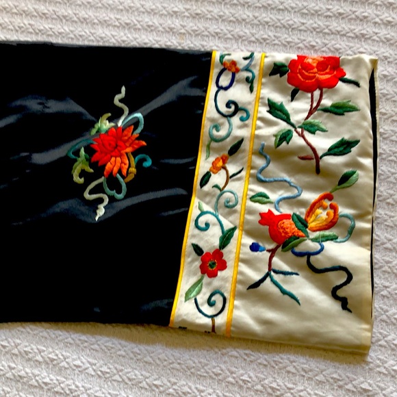 Vintage Silk Embroidered Jacket - Picture 5 of 11